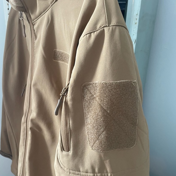 TACTICAL SOFTSHELL JACKET TAN brand new - Picture 4 of 4